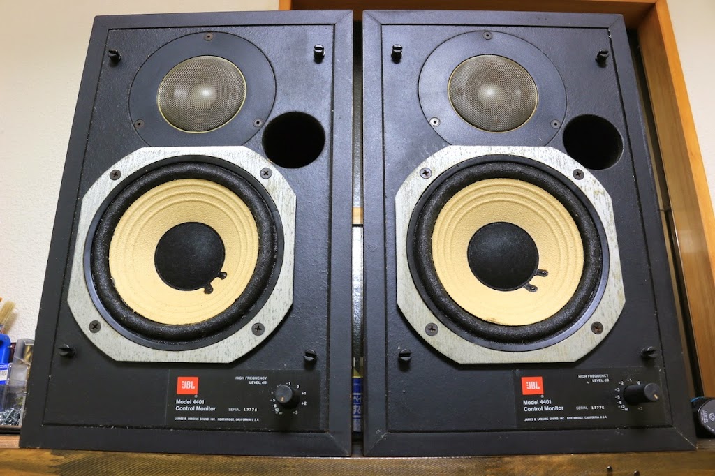 Read more about the article 名機 JBL4401がサウンドデザインロックスへ初到来！！ スピーカー修理工房 九十九里浜